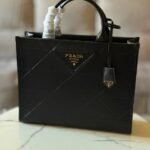 شنطة PRADA نسائي