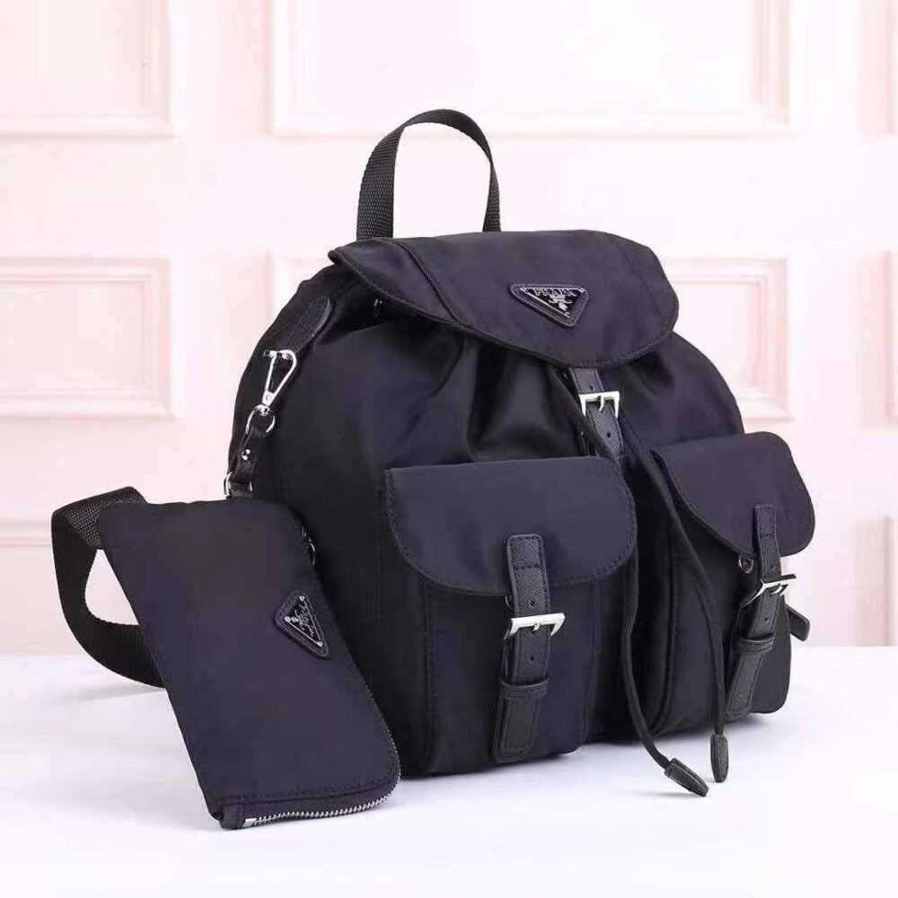 شنطة ظهر PRADA