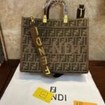حقبية FENDI نسائي