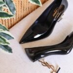 حذاء Saint Laurent بكعب