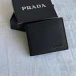 محفظة PRADA لون اسود