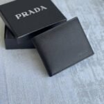 محفظة PRADA لون اسود